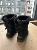 Ugg Boots Mini Bailey Bow schwarz Gr. 39 Düsseldorf - Oberkassel Vorschau