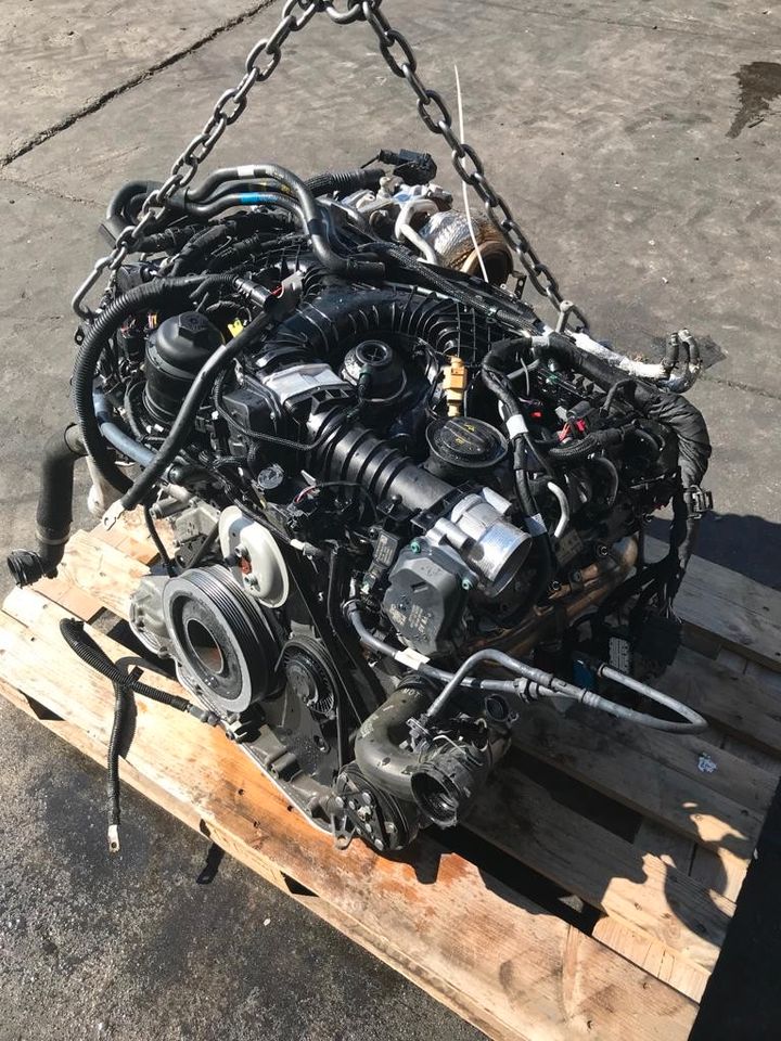 Motor AUDI Q7 Q8 3.0 TDI DHX DHXA 286PS Komplett in Mildenau