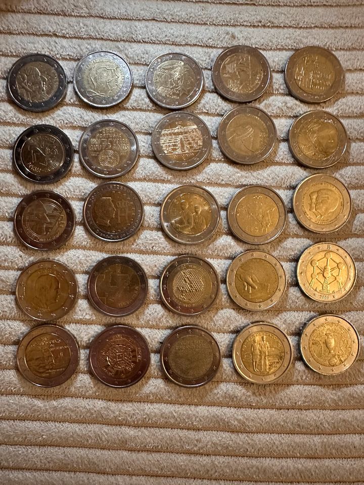 2 Euro Münzen —  25 Stück 2000€ in Düsseldorf