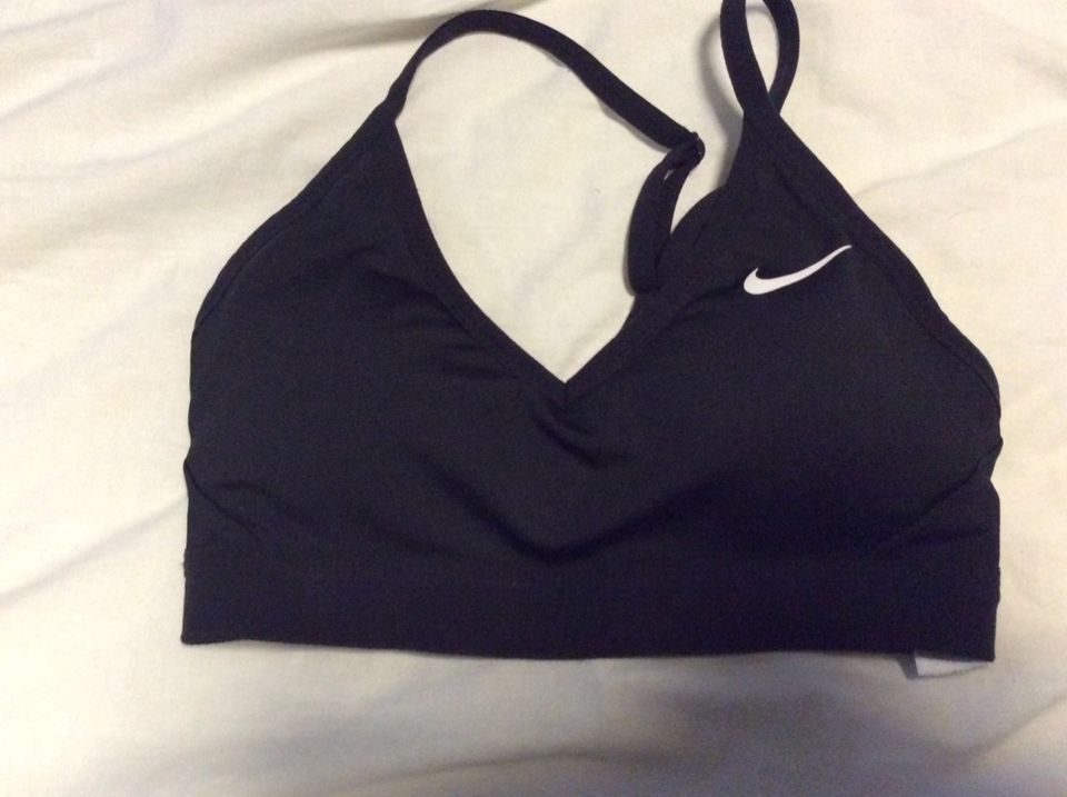 Nike Sport BH Damen/ Mädchen Größe XS - NEU in München