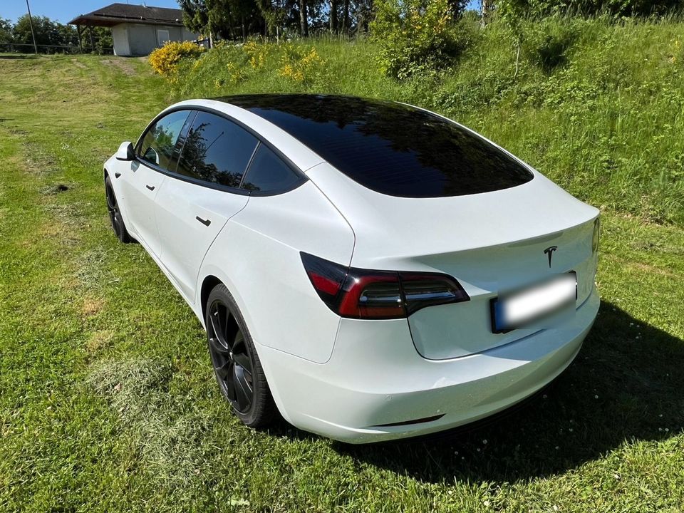Tesla Model 3 Langstreckenbatterie - Allradantrieb... in Ohlenhard