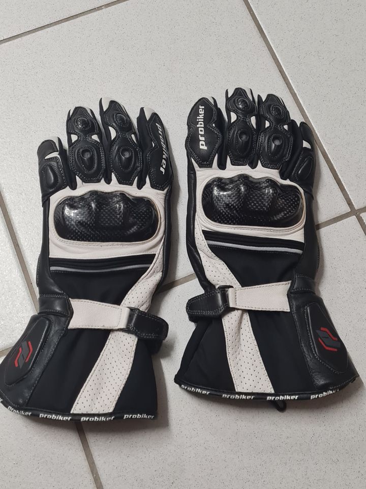 Motorrad Handschuhe mit Knöchelschutz in Trittau