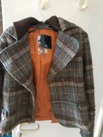 Kurze Jacke mit Strickkapuze Größe 38/40  neu Düsseldorf - Bilk Vorschau
