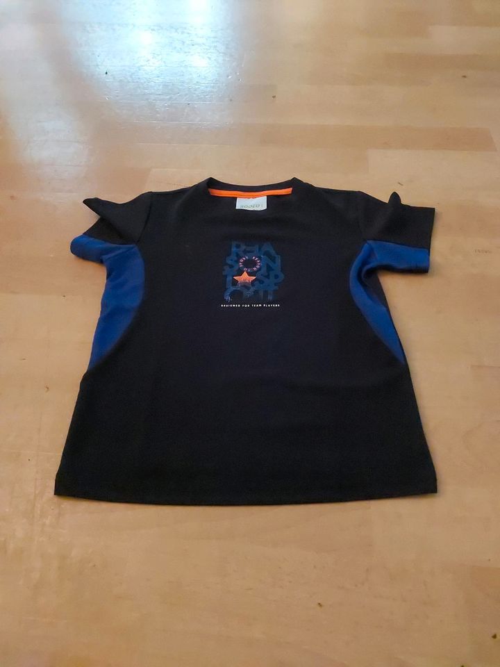 T-shirt gr.134/140 in Magdeburg