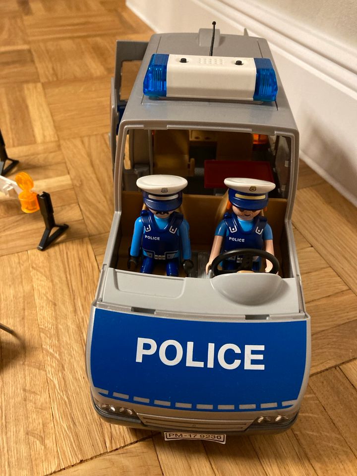 Playmobil Polizei Einsatzwagen Straßensperre in Großenhain