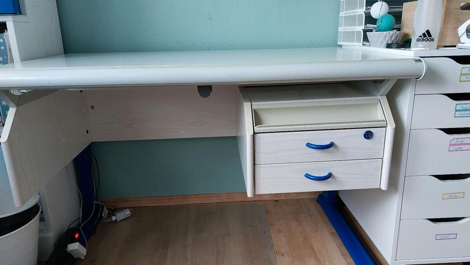 Moll Winner Schreibtisch weiß mit blau, Schubladen in Darmstadt