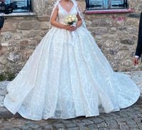 Prinzessin Brautkleid mit Strasssteinen/Perlen inkl.Schleier Berlin - Köpenick Vorschau