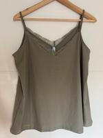 Shirt Top mit Spitze Größe M Hessen - Lahntal Vorschau