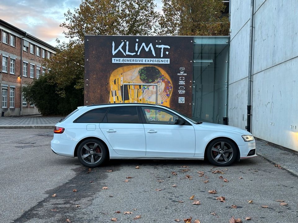 Audi A4 B8 2.0 TDI Avant - quattro - S Line in Burgstetten