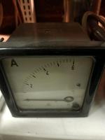 Ein altes  elektronisches DDR Ampere Gerät Druckmessgerät Berlin - Mitte Vorschau