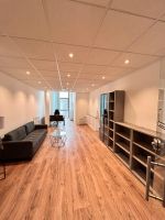Büro Möbel mit Sofa  Büro Auflösung in Paderborn Nordrhein-Westfalen - Paderborn Vorschau