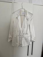 Bershka Blazer weiß Satin Optik Bluse. Over Size Long Blazer Gr. Nordrhein-Westfalen - Würselen Vorschau