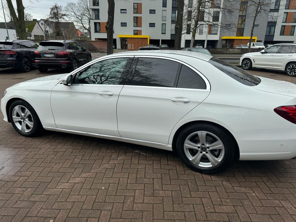 Mercedes W213 E200d widescreen Coupe Umbau TOP!!!! in Duisburg