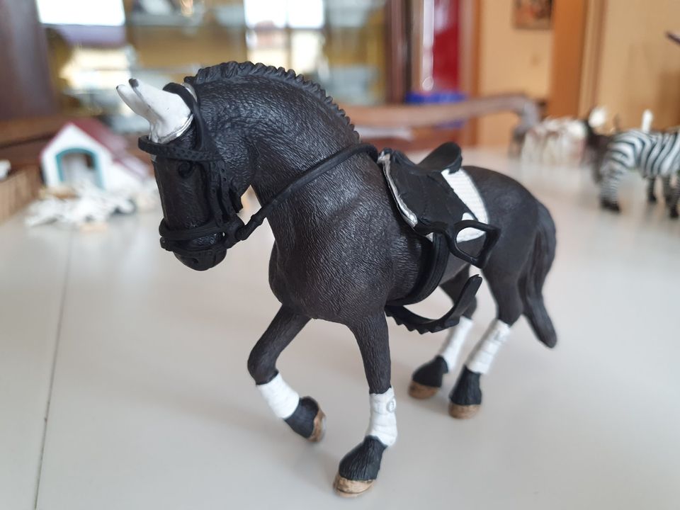 Schleich Horse Club 42457 Friese Hengst in Halle