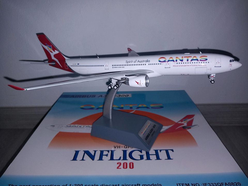 Inflight200 | 1:200 | Airbus A330-300 | QANTAS | VH-QPJ | Mardi G in Frankfurt am Main