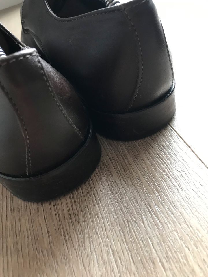 Schuhe für Anzug / Business Leder 43 / 42 braun in Mönchengladbach