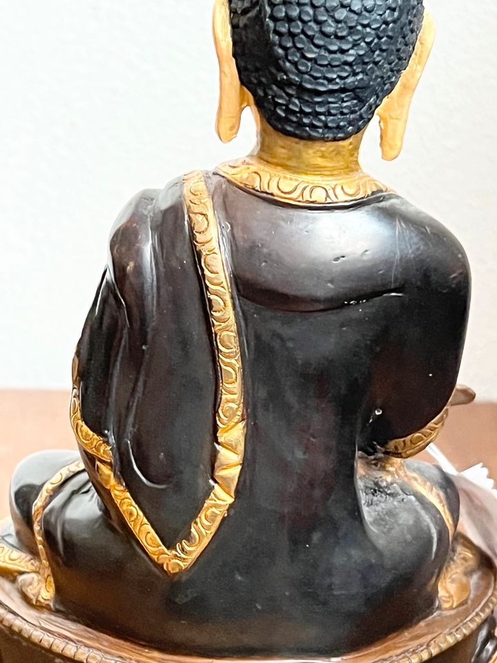 Statue des Medizinbuddhas aus Nepal. Bronze feuervergoldete 21cm in Neufahrn