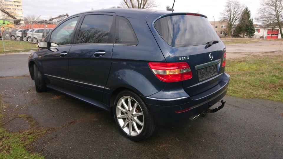Mercedes-Benz B 200 Aut+2Hd+Xenon+Navi+AHK+SHZ+PDC+Blue+T in Berlin
