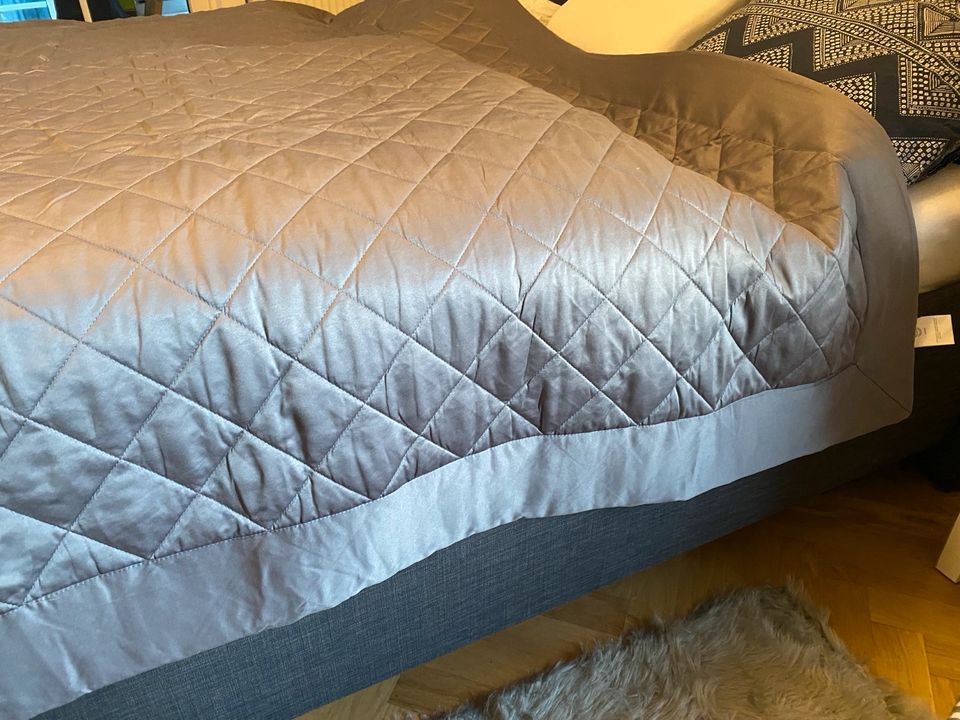 Tagesdecke Bett Decke Überwurf Anthrazit in Berlin - Steglitz | eBay  Kleinanzeigen ist jetzt Kleinanzeigen