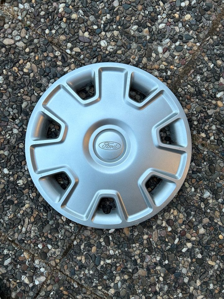 Ford Radkappen 15“ in Stuttgart