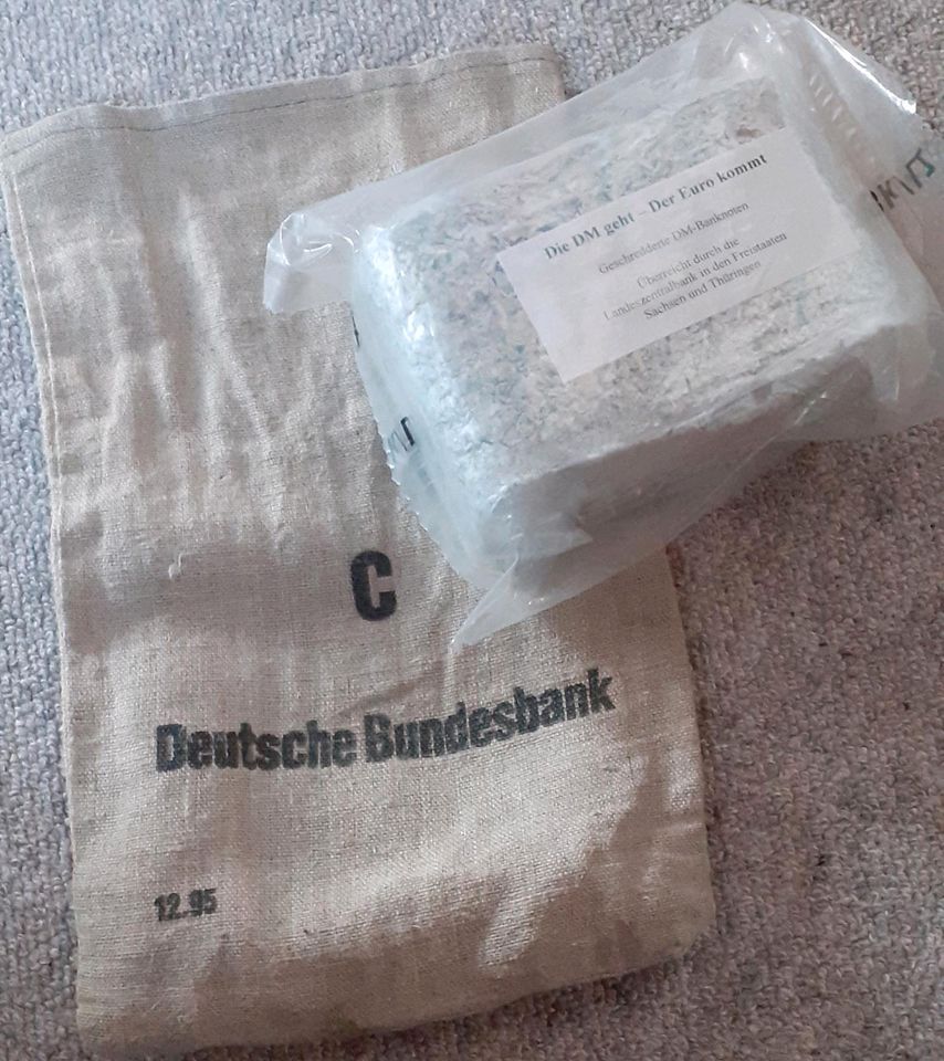 Banknotenblock geschredderte DM Banknoten in Hattenhofen