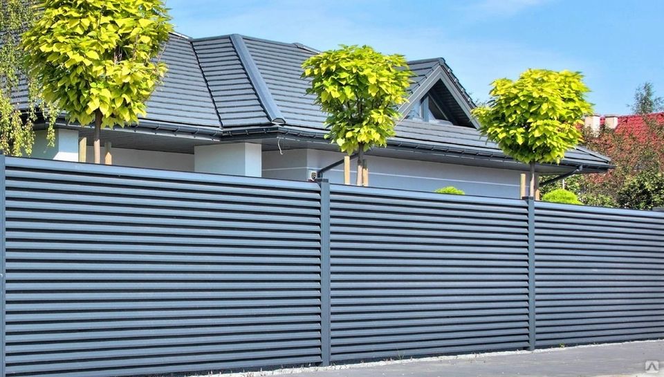 Alumax Jalousienzaun aus Aluminium: 35m Länge, 100cm Höhe - Perfekter Sichtschutzzaun, Gartenzaun, Lamellenzaun, Schmiedezaun, Schmuckzaun, Metallzaun im Komplettset in Siegen