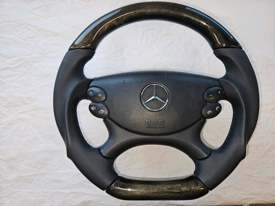 Holzlenkrad AMG Mercedes W209 W211 W219 W463 Lederlenkrad in Gelsenkirchen