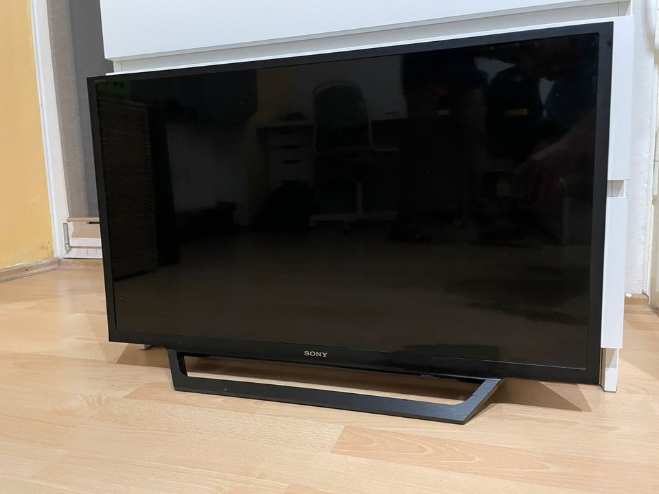 TV Sony Bravia 32“ Zoll HDMI + USB Anschlüsse in München