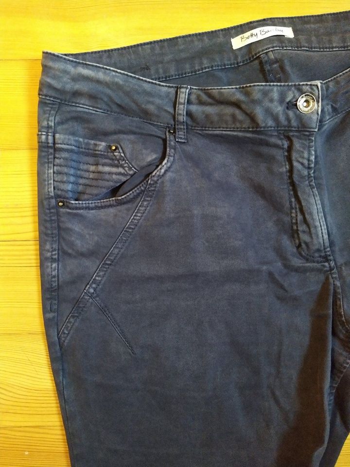 Jeans Hose Betty Barcley Gr. 42 blau in München