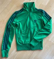 Adidas Frühjahrs zipper jacke mit Hüftbund und kragen Bayern - Wolfratshausen Vorschau