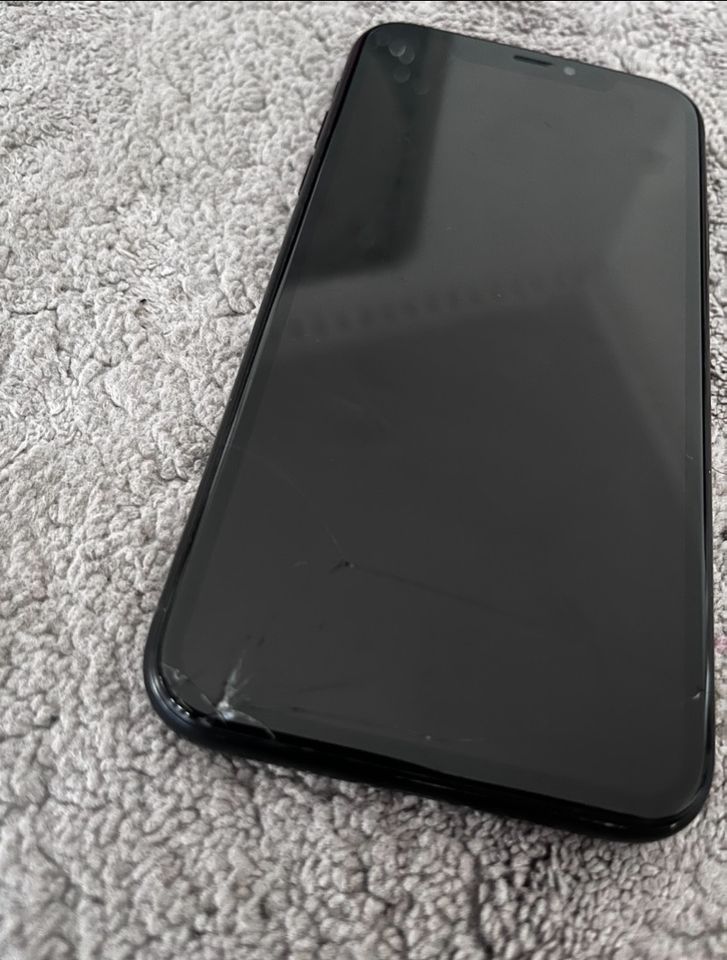 iPhone XR 256 GB in Solingen