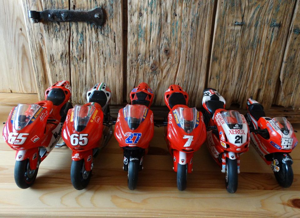 Sammlung DUCATI Motorradmodelle 1:12 in Füssen