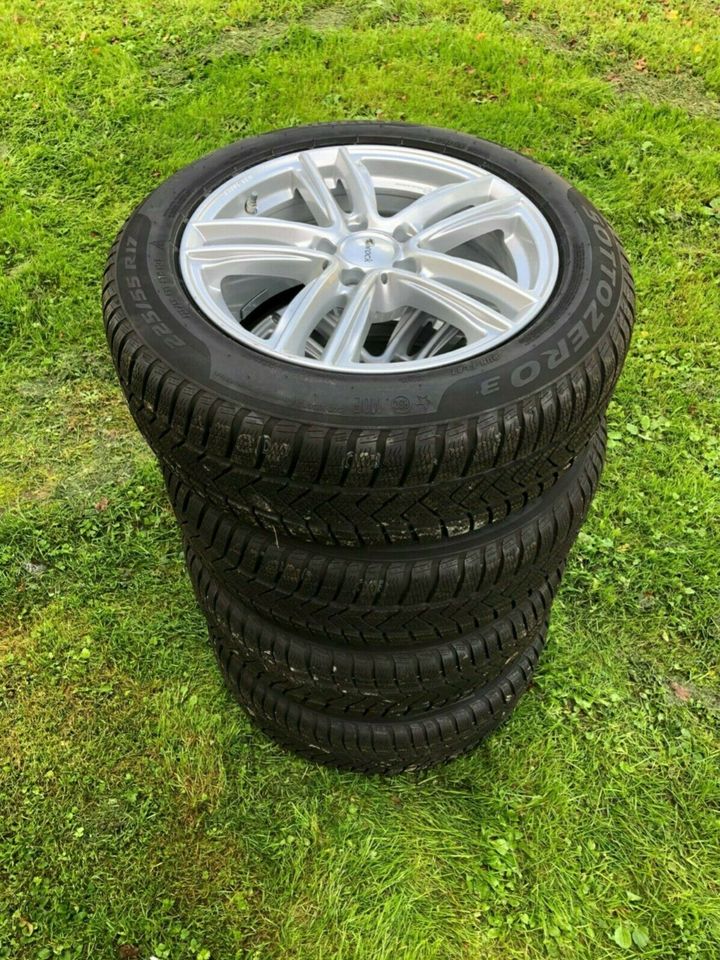 Komplettradsatz NEU Mercedes Winterreifen Pirelli 225x55 in Herrenberg