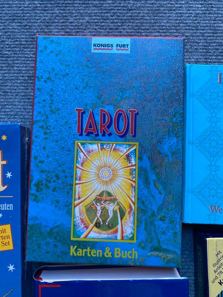 Tarot Karten, teilweise mit Buch in Köln