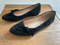 Schwarze Veloursleder Ballerinas von Caprice in Größe 38 Nordrhein-Westfalen - Mettmann Vorschau