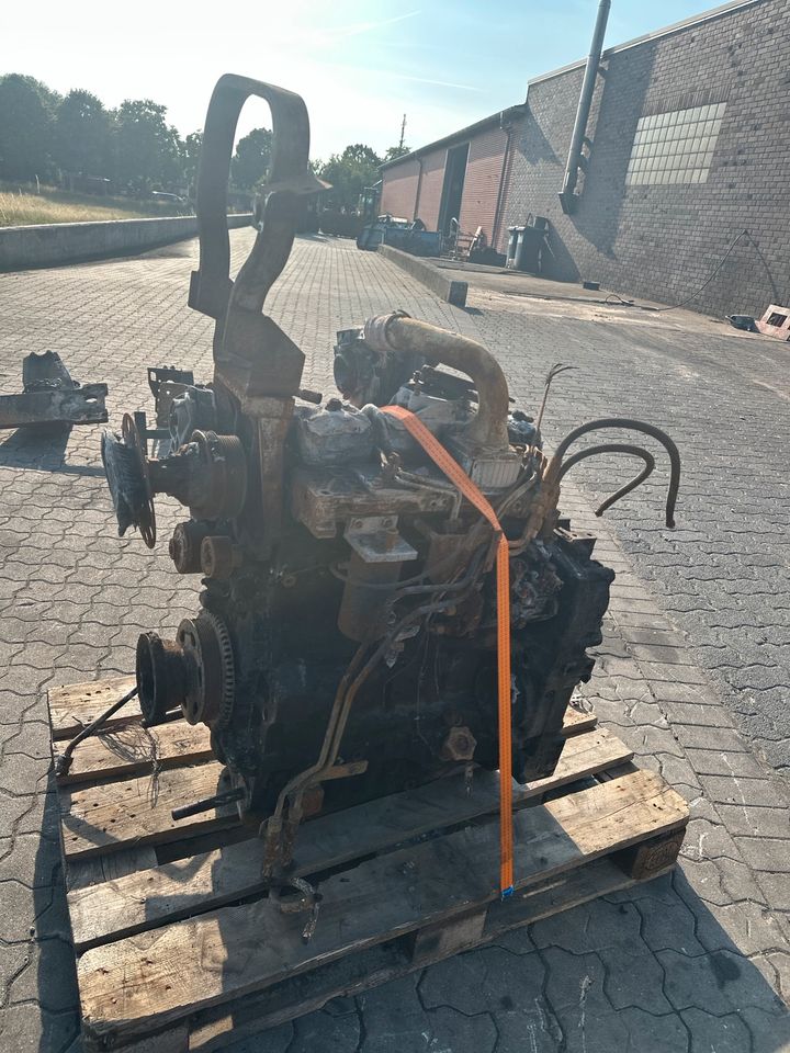 Motor von New Holland TSA 100 in Ahaus