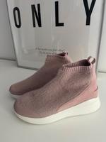 UGG Damensneaker hoch rosa Größe 41 ungetragen Düsseldorf - Golzheim Vorschau