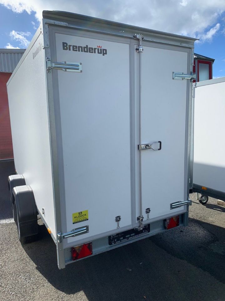 Brenderup Kofferanhänger Türe Koffer 2500 kg Kombi-Zurrschiene in Blankenheim