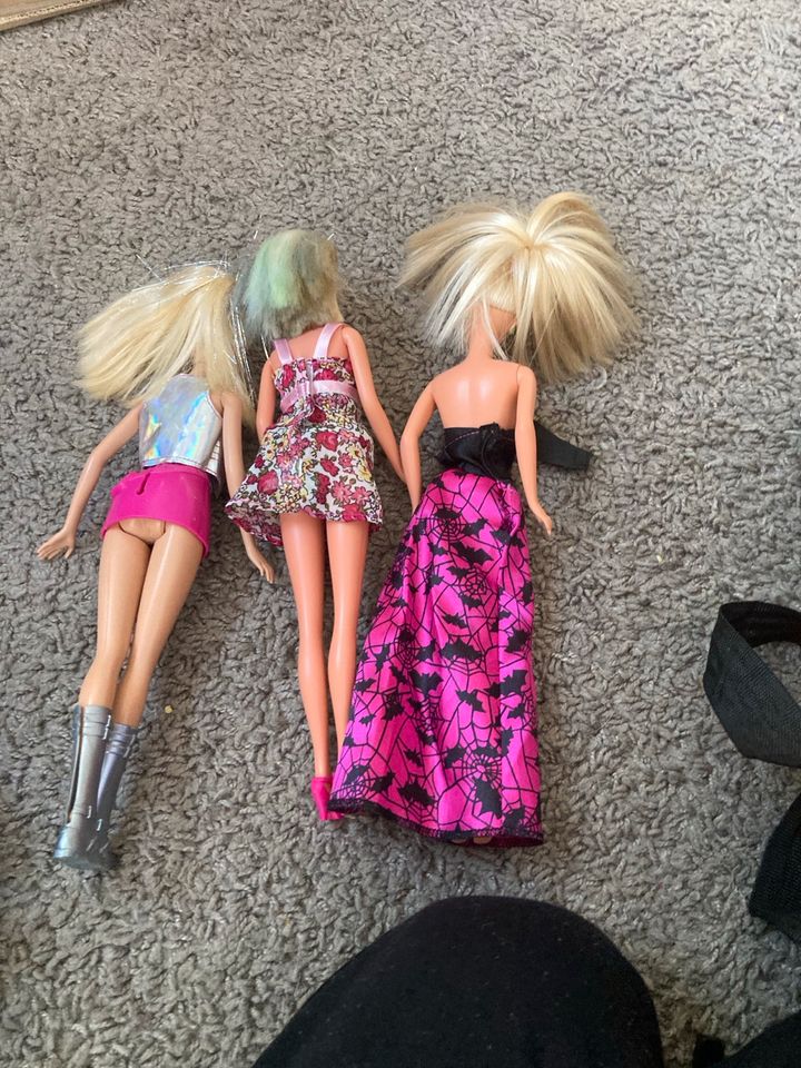 Verschiedene Barbie Puppen in Berlin