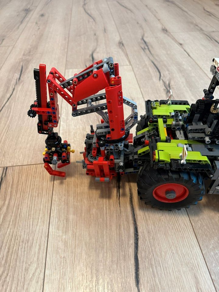 Lego Claas Traktor XERION 5000 in Bremen