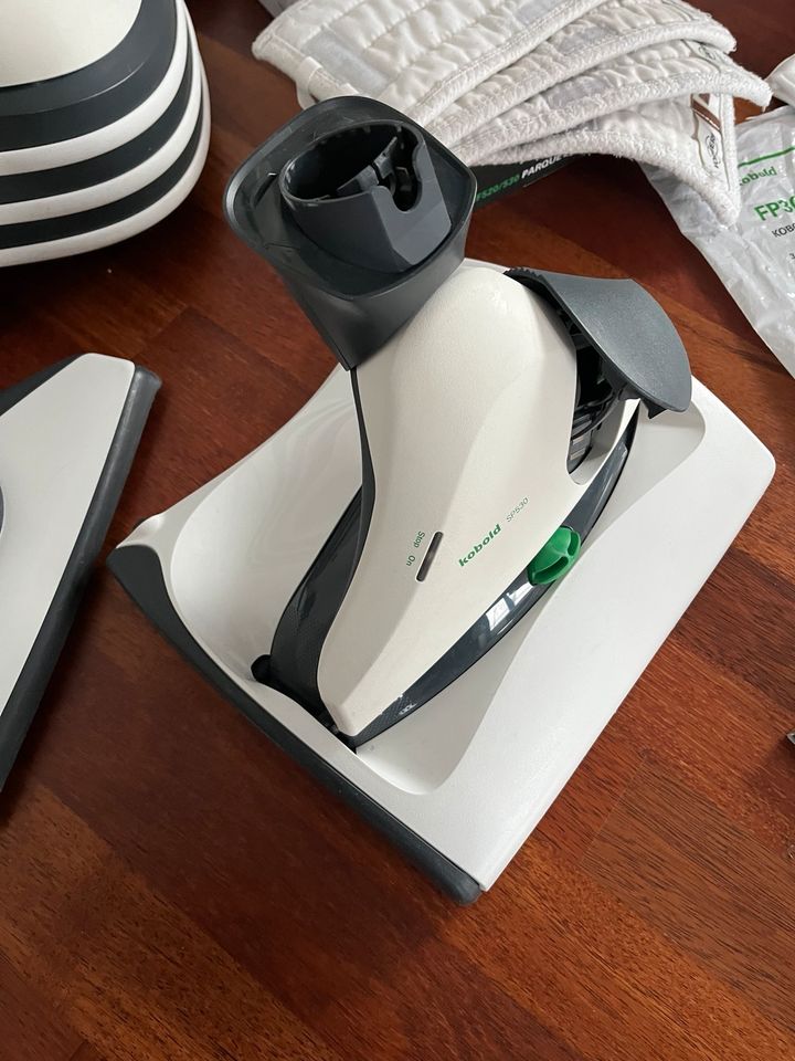 Vorwerk Staubsauger Kobold VT300 SP530 EB400 ESR300 HD60 Zubehör in Potsdam