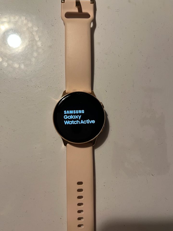 Samsung Galaxy Watch Active Roségold in Merzig