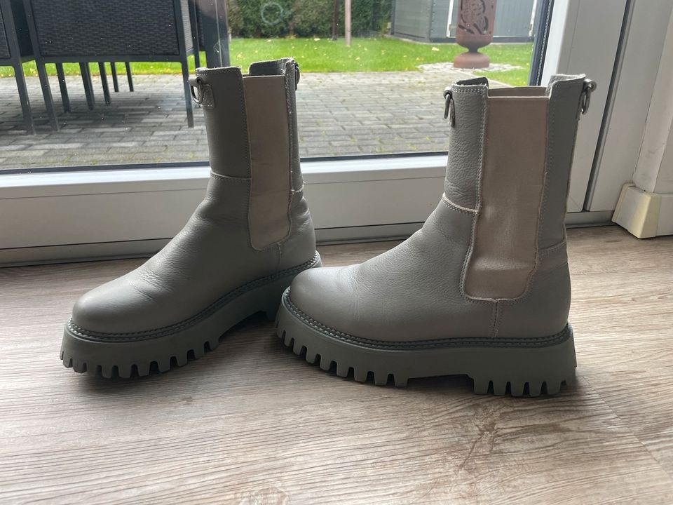 Bronx Chelsea Boots Groov-Y Grau Gr 38 in Dortmund