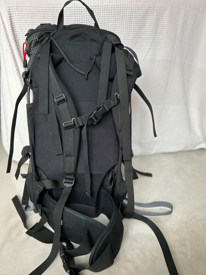 OSPREY Touren Rucksack, schwarz, wie NEU in Wenzendorf