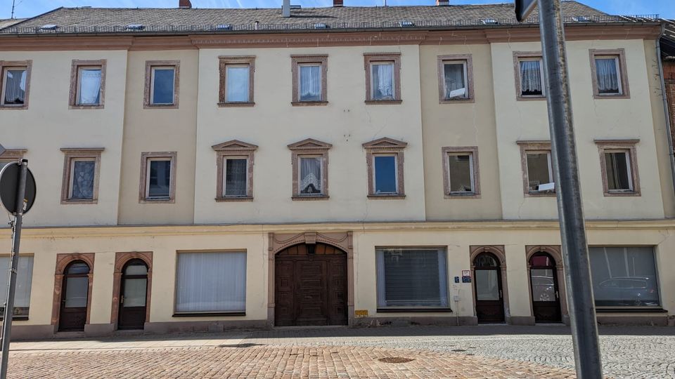 Großes Mehrfamilien Haus zu Verkaufen in Glauchau