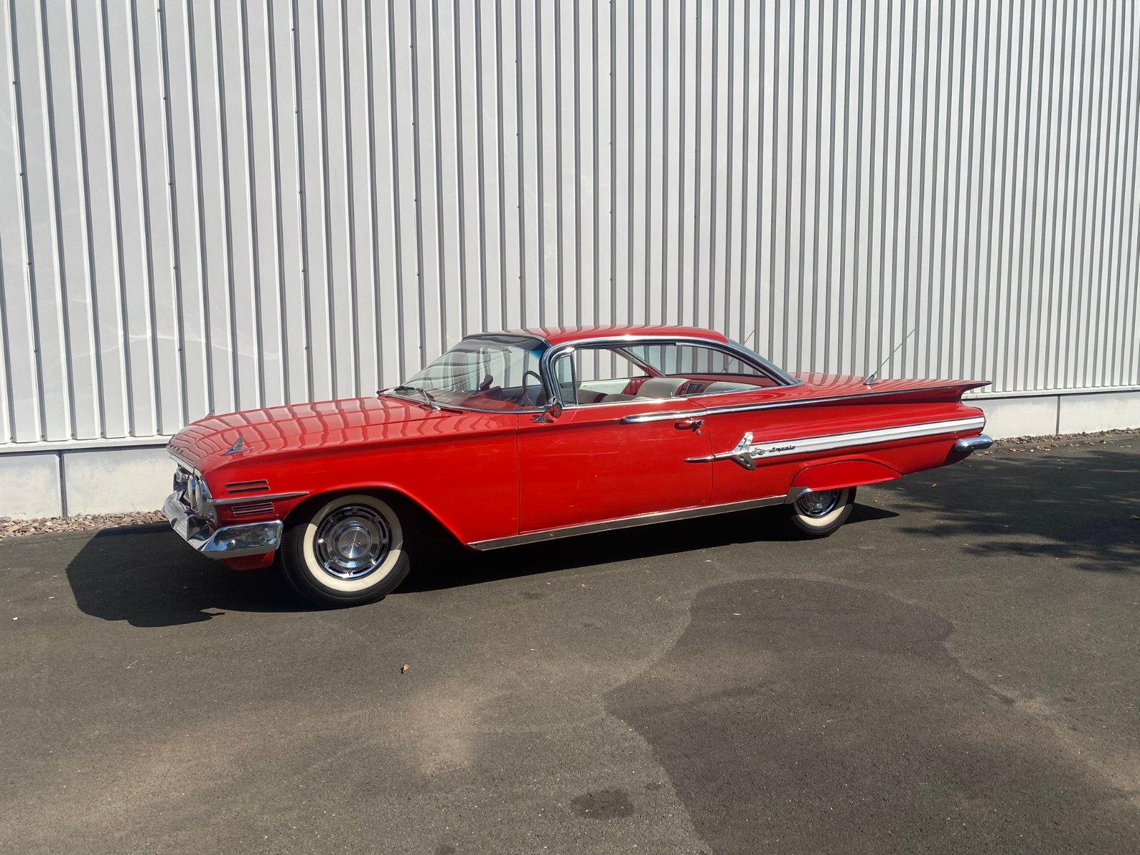 Abbildung des Autos 1960 Chevy Impala Bubble…