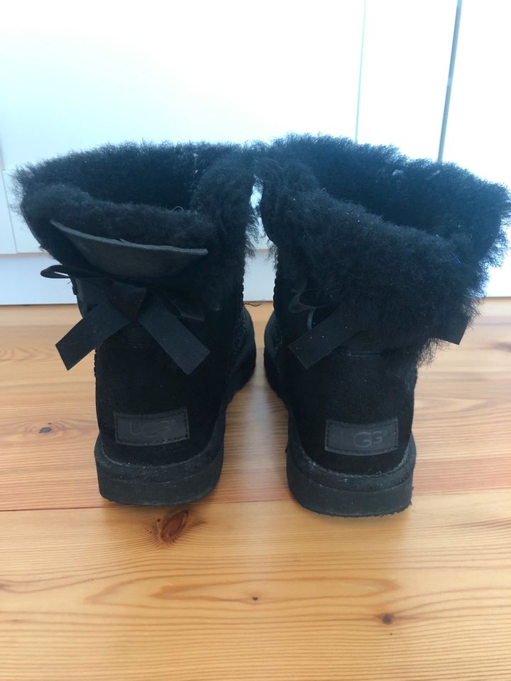 UGG mini Bailey bow II in Hildesheim