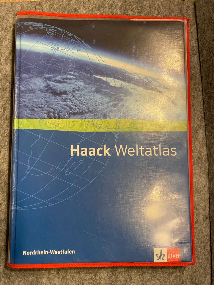 Haack Weltatlas in Mülheim (Ruhr)