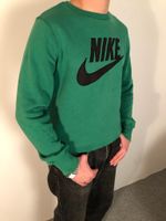 Grüner Vintage Nike Sweater Nordrhein-Westfalen - Bornheim Vorschau