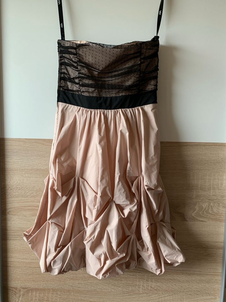 Vera Mont Abschlussballkleid 34/XS rosa schwarz trägerlos in Westerkappeln